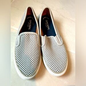 Women’s Sperry slip on shoes